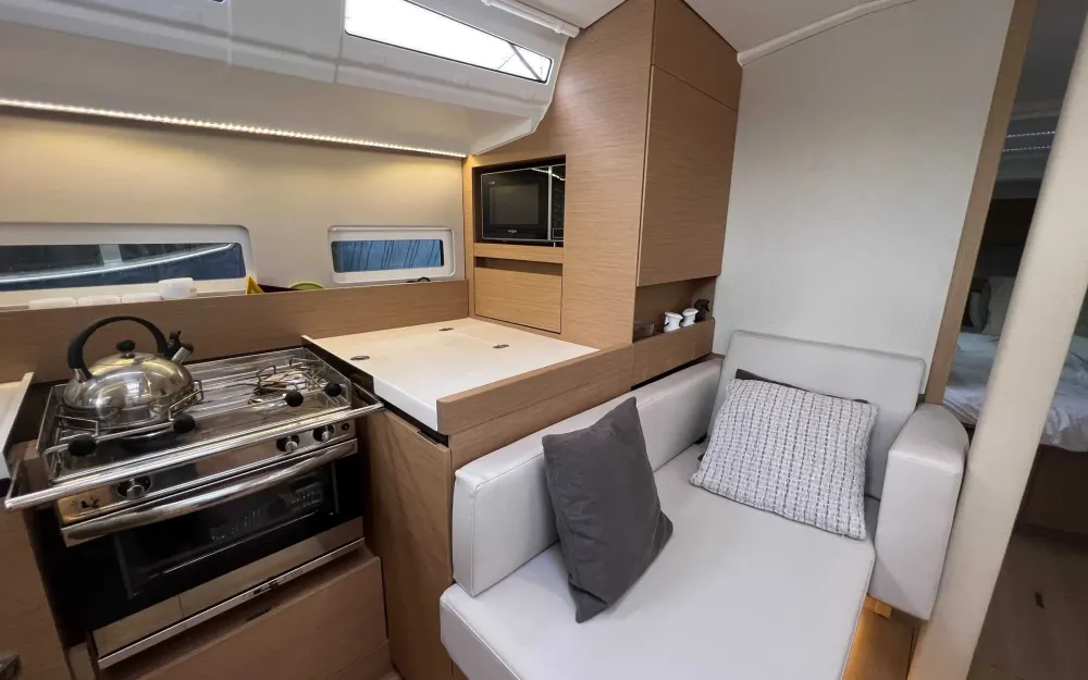 slider 12 Jeanneau Sun Odyssey 410