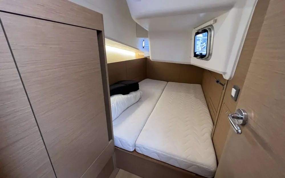 slider 15 Jeanneau Sun Odyssey 410