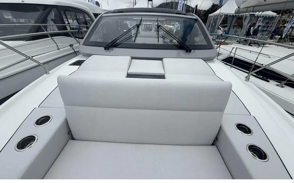slider 5 Beneteau Gran Turismo 40