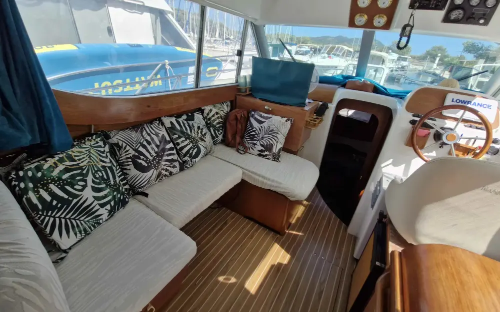 slider 2 Jeanneau Merry Fisher 805