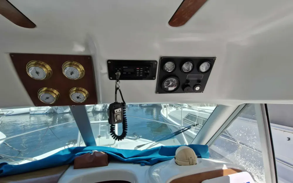 slider 4 Jeanneau Merry Fisher 805
