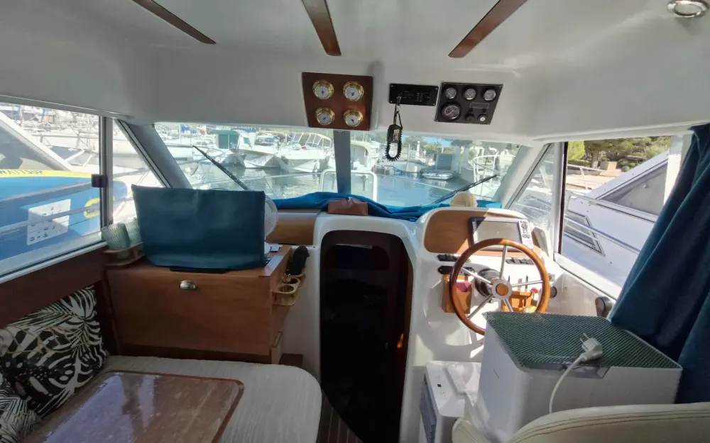 slider 5 Jeanneau Merry Fisher 805