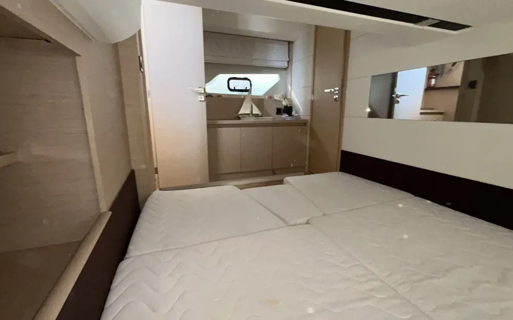 slider 13 Jeanneau Prestige 420 Fly