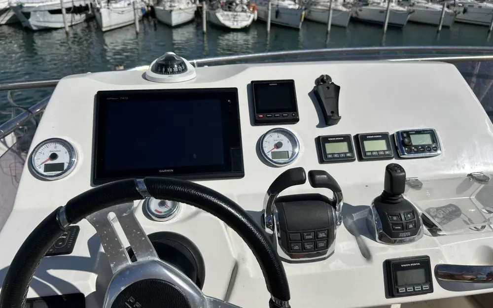 slider 15 Jeanneau Prestige 420 Fly