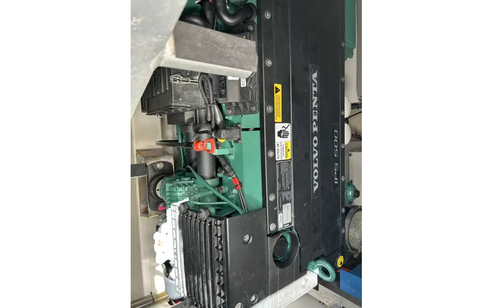 slider 18 Jeanneau Prestige 420 Fly