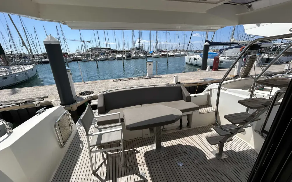 slider 4 Jeanneau Prestige 420 Fly