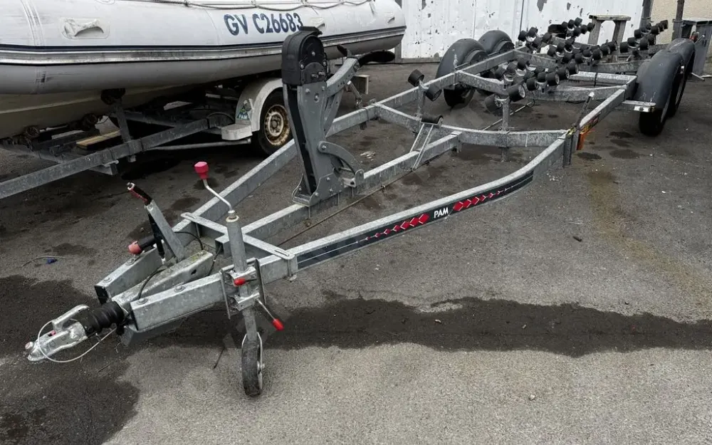 slider 19 Jeanneau Merry Fisher 695