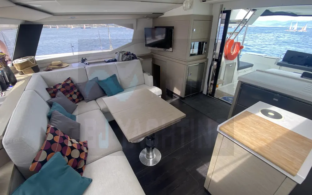 slider 9 Fountaine Pajot Saona 47