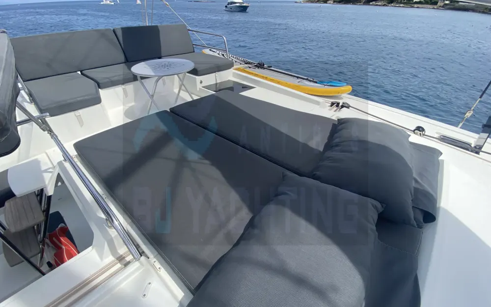 slider 10 Fountaine Pajot Saona 47