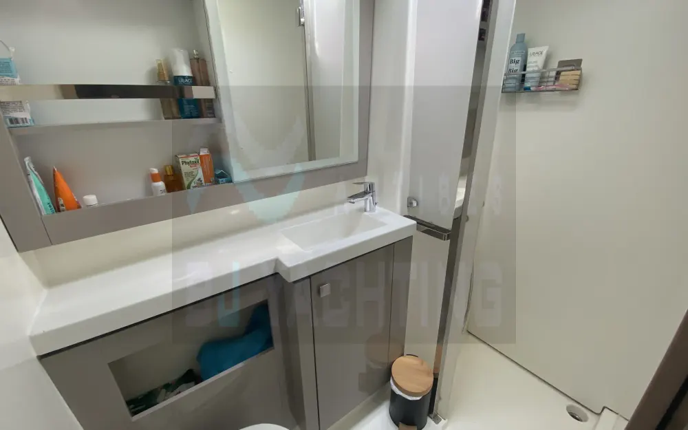 slider 13 Fountaine Pajot Saona 47