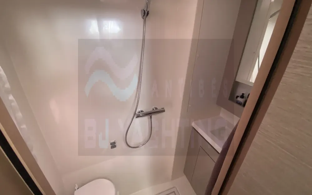 slider 17 Fountaine Pajot Saona 47