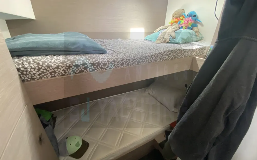 slider 18 Fountaine Pajot Saona 47