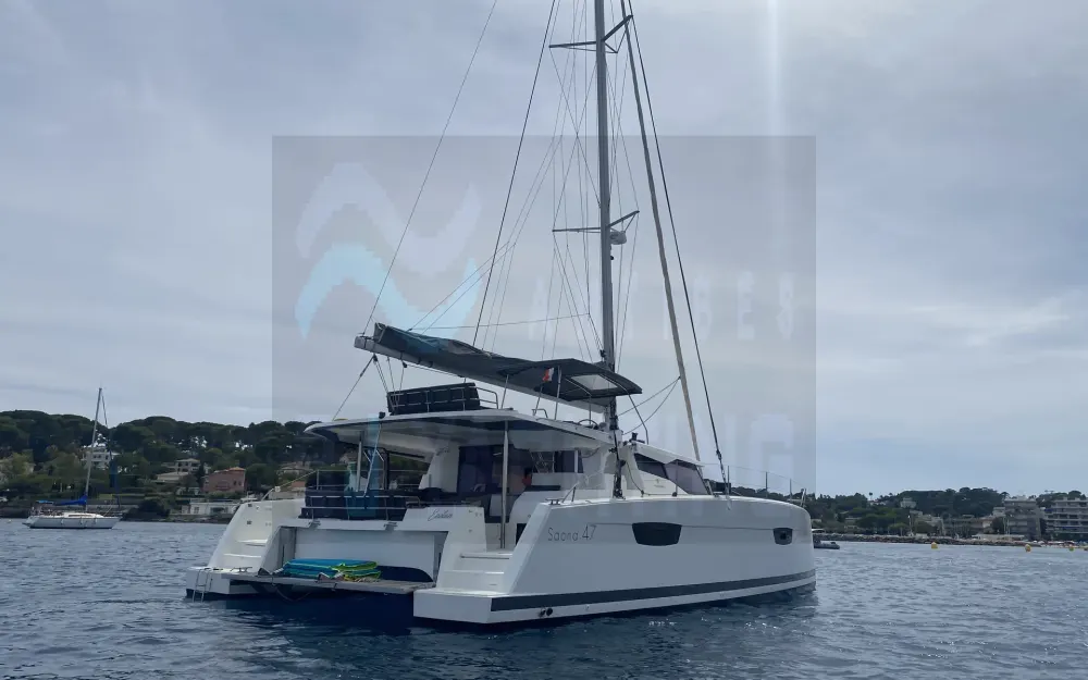 slider 1 Fountaine Pajot Saona 47