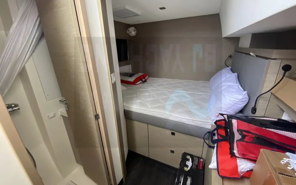 slider 21 Fountaine Pajot Saona 47