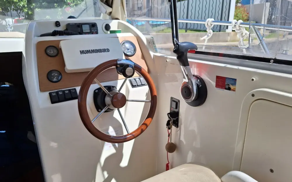 slider 2 Jeanneau Merry Fisher 725