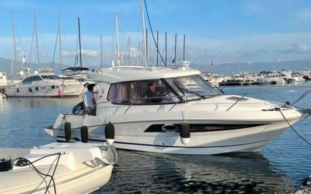 slider 17 Beneteau Antares 8.80