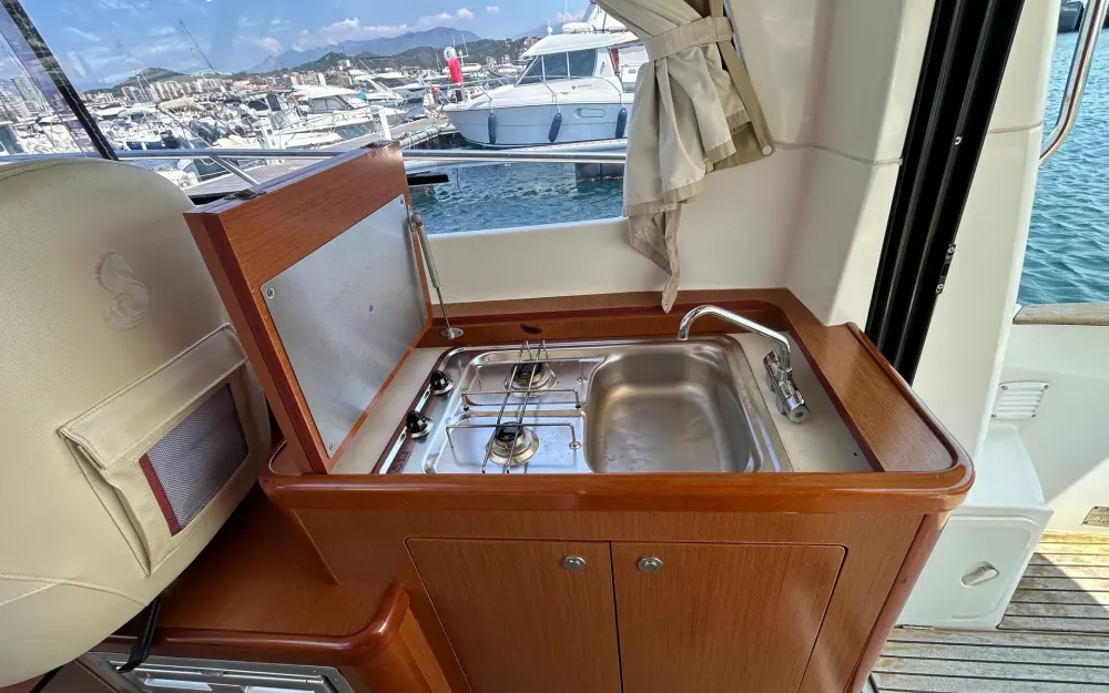 slider 1 Beneteau Antares 8.80