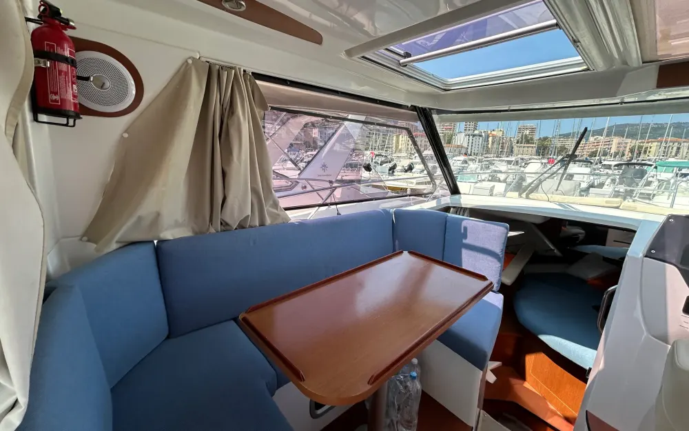 slider 7 Beneteau Antares 8.80