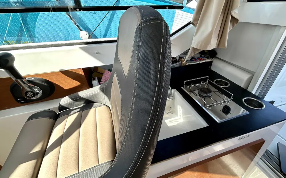 slider 15 Jeanneau Merry Fisher 795