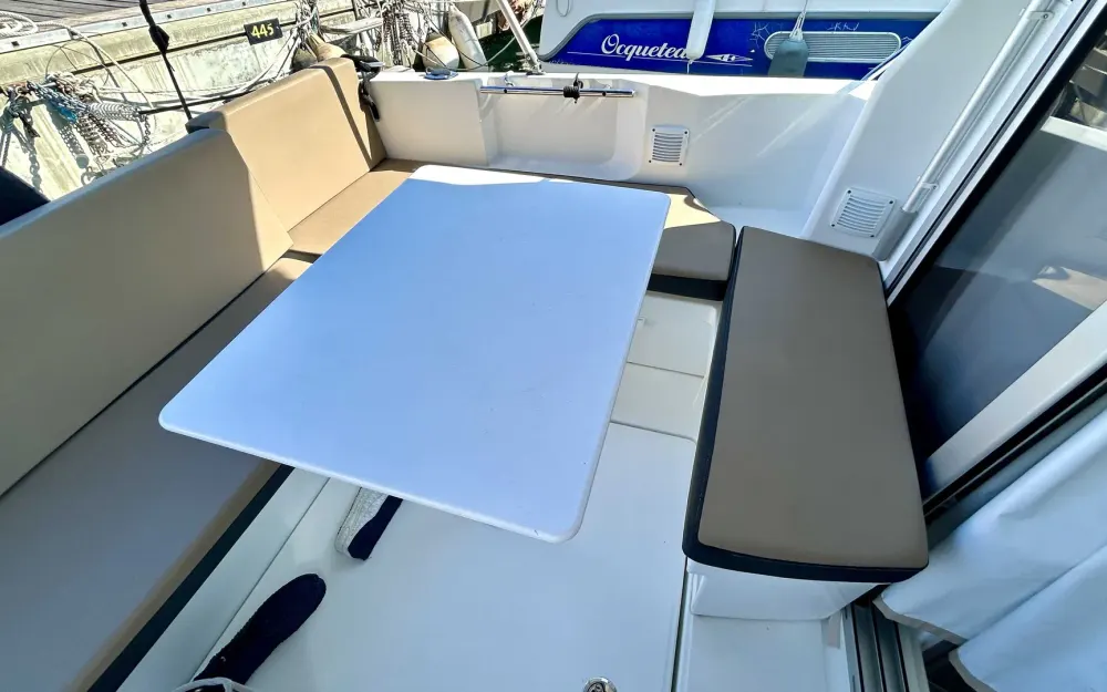 slider 2 Jeanneau Merry Fisher 795