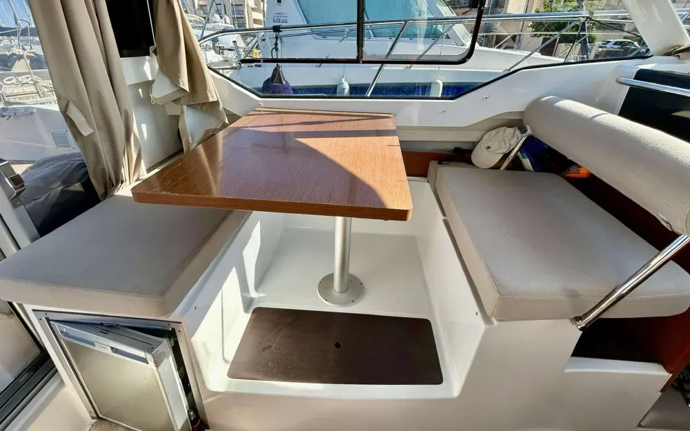 slider 3 Jeanneau Merry Fisher 795