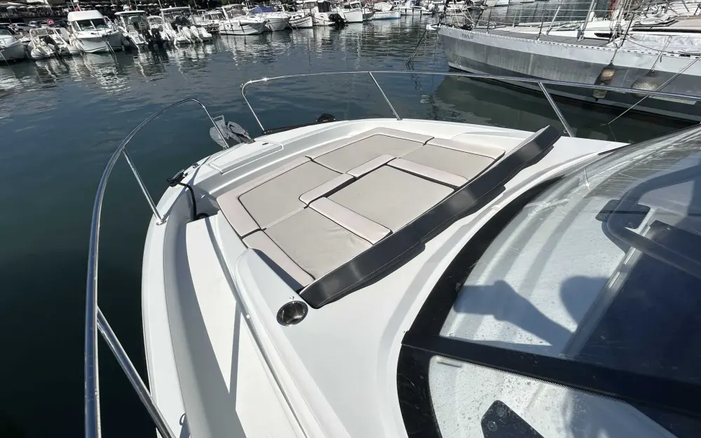 slider 6 Jeanneau Cap Camarat 9.0 WA Serie 2