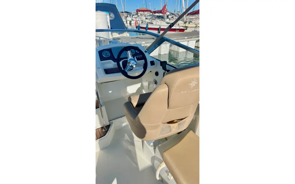 slider 16 Jeanneau Cap Camarat 6.5 DC