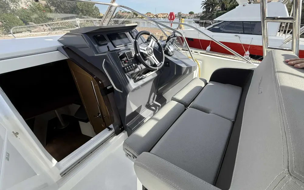 slider 9 Beneteau Flyer 8.8 SUNdeck