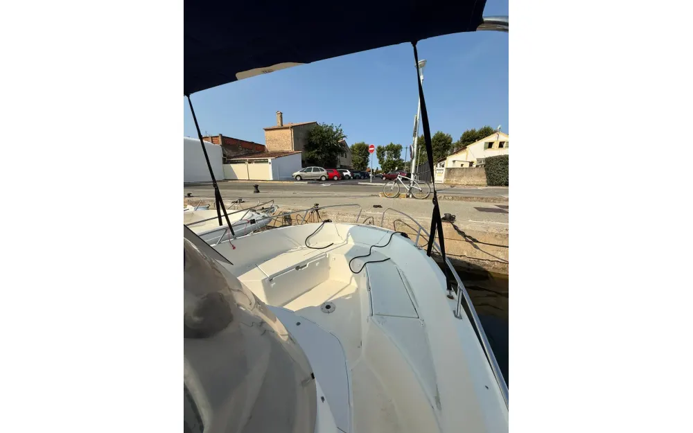 slider 3 Jeanneau Cap Camarat 635