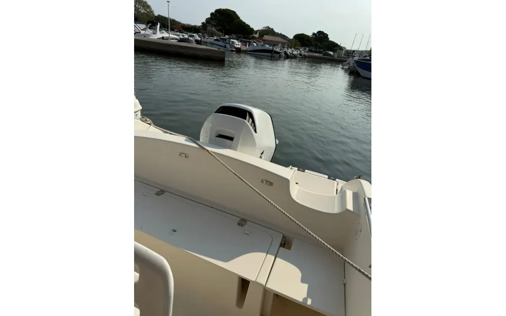 slider 5 Jeanneau Cap Camarat 635