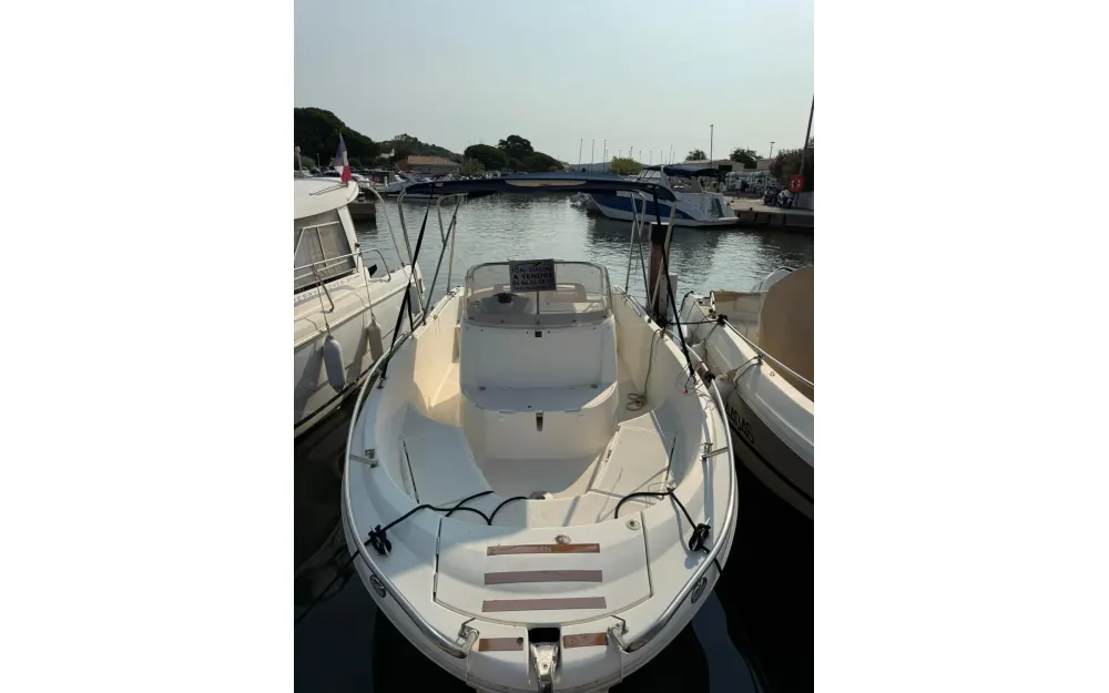 slider 1 Jeanneau Cap Camarat 635