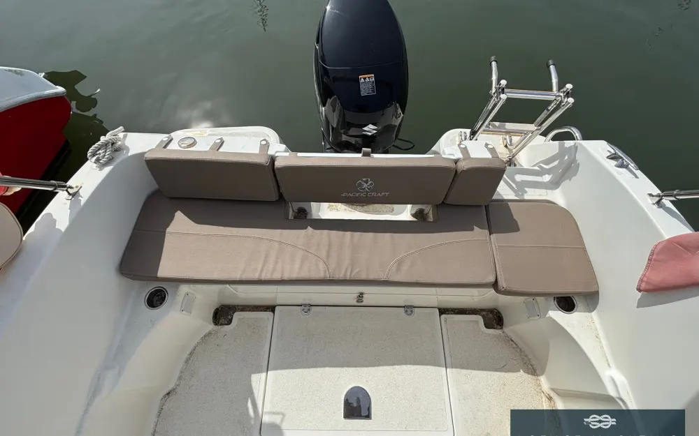 slider 9 Pacific Craft  545 Open
