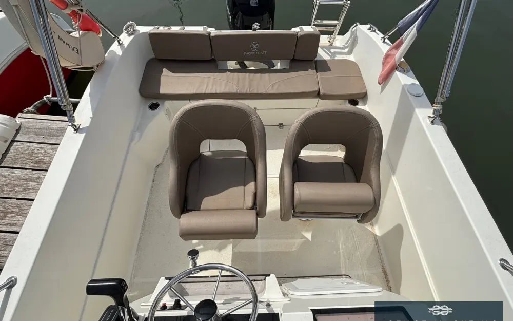 slider 11 Pacific Craft  545 Open