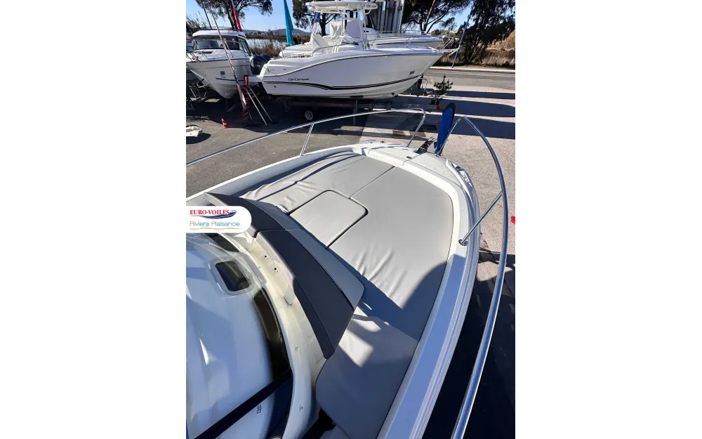 slider 1 Jeanneau Cap Camarat 7.5 WA Serie 3