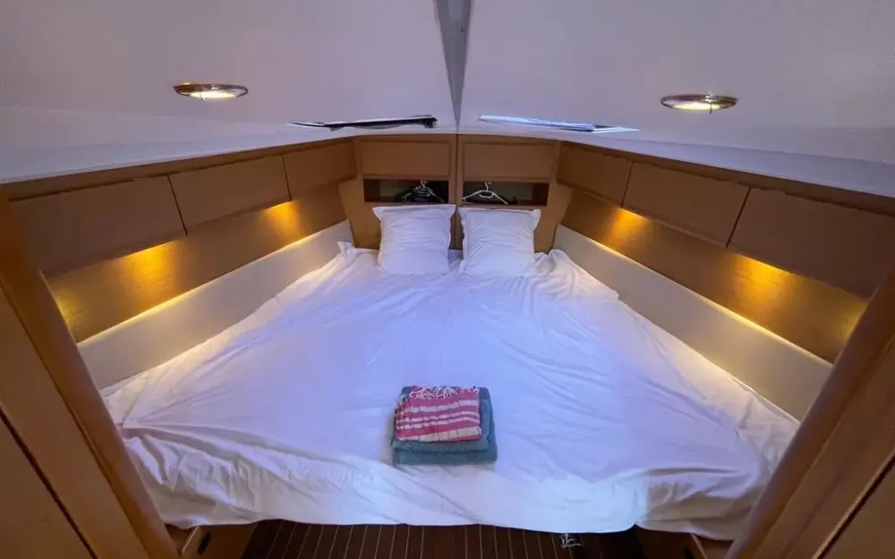 slider 11 Jeanneau Sun Odyssey 50 DS