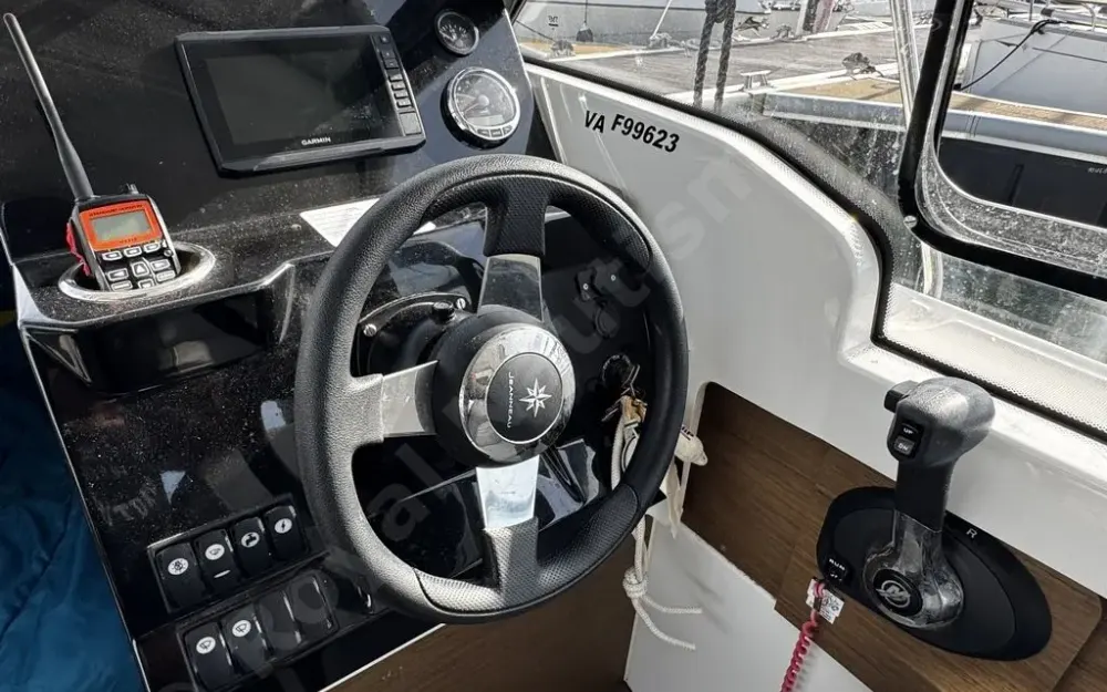 slider 14 Jeanneau Merry Fisher 695