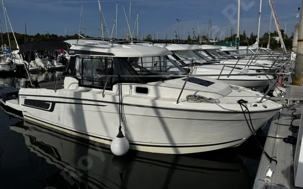 slider 1 Jeanneau Merry Fisher 695