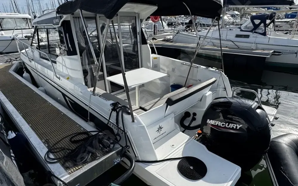 slider 5 Jeanneau Merry Fisher 695