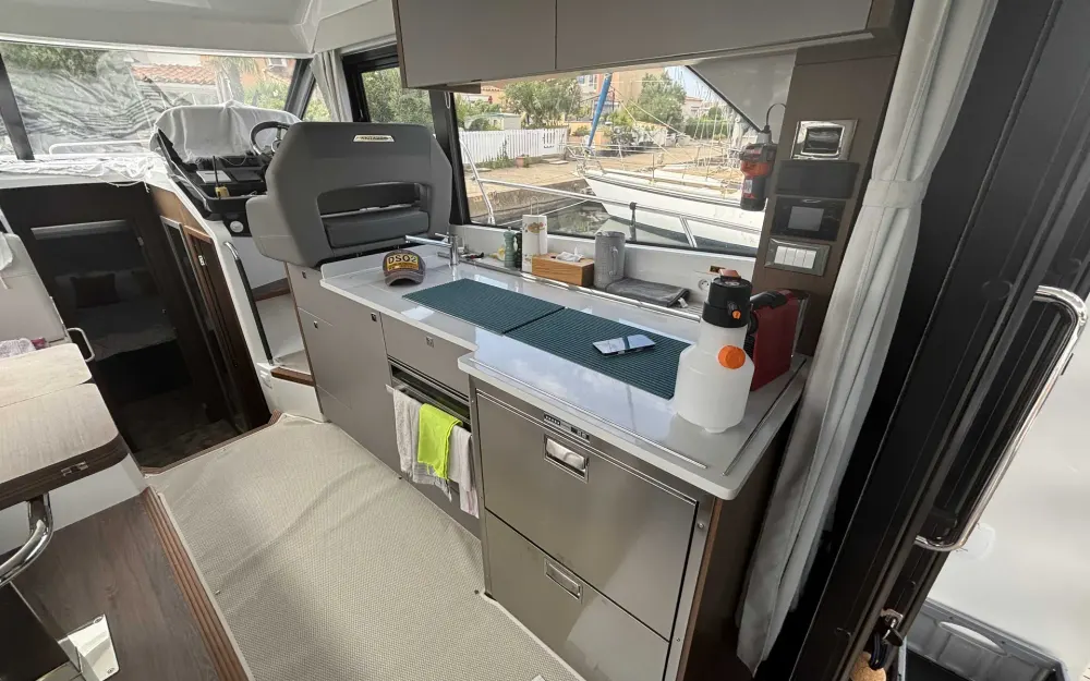 slider 11 Beneteau Antares 12