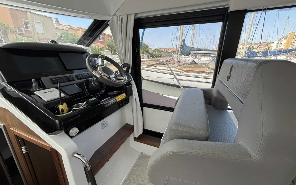 slider 14 Beneteau Antares 12