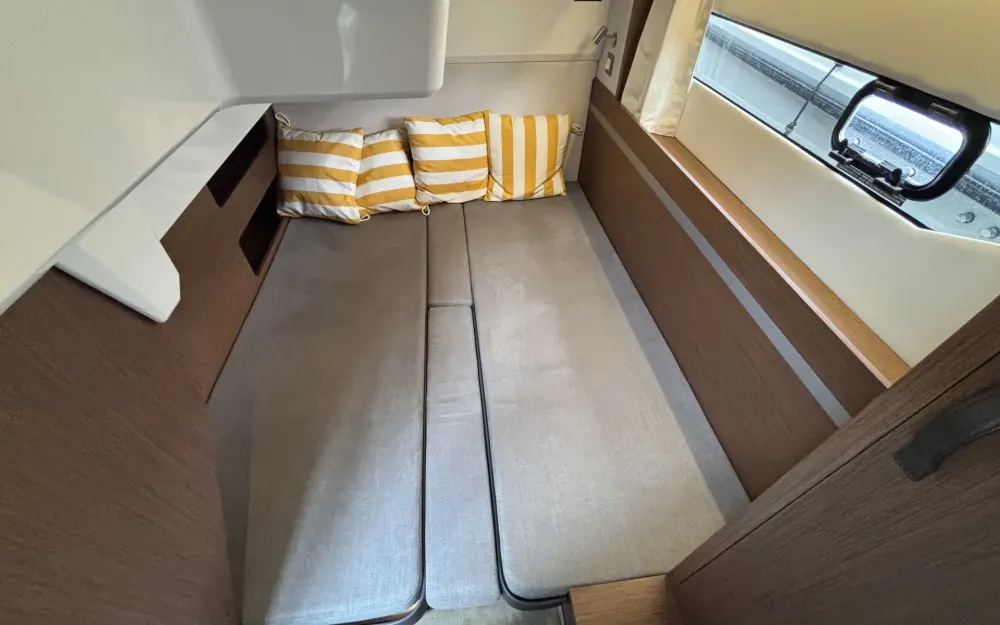 slider 15 Beneteau Antares 12