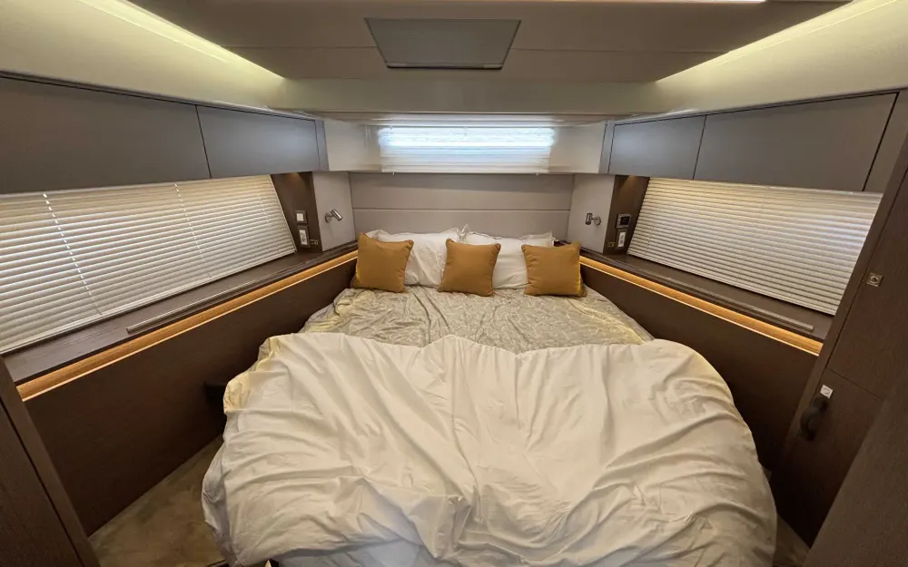 slider 18 Beneteau Antares 12