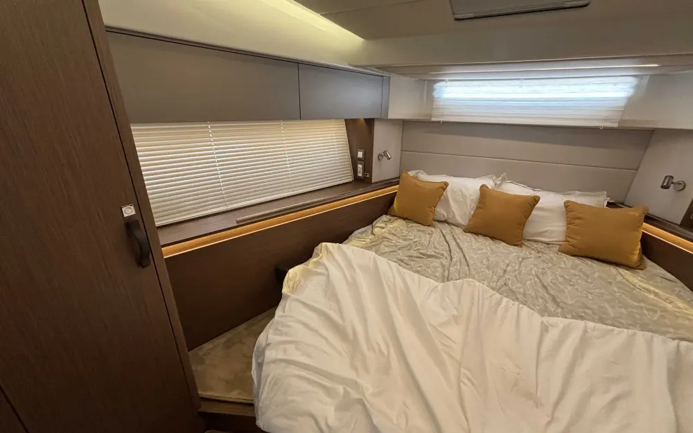 slider 19 Beneteau Antares 12
