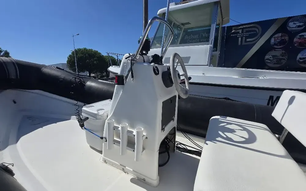 slider 10 Bombard Explorer 550