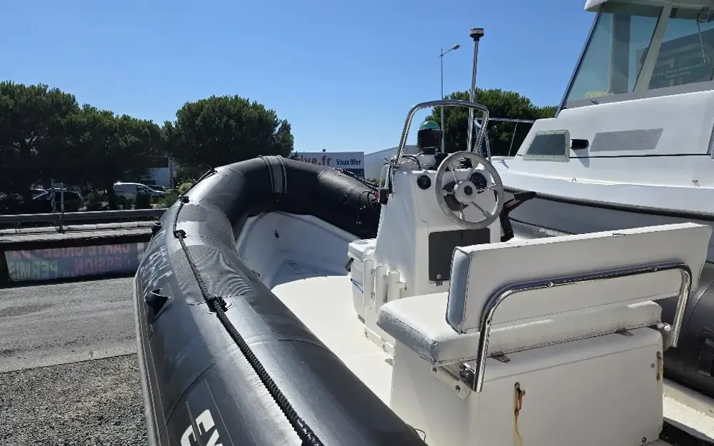 slider 1 Bombard Explorer 550