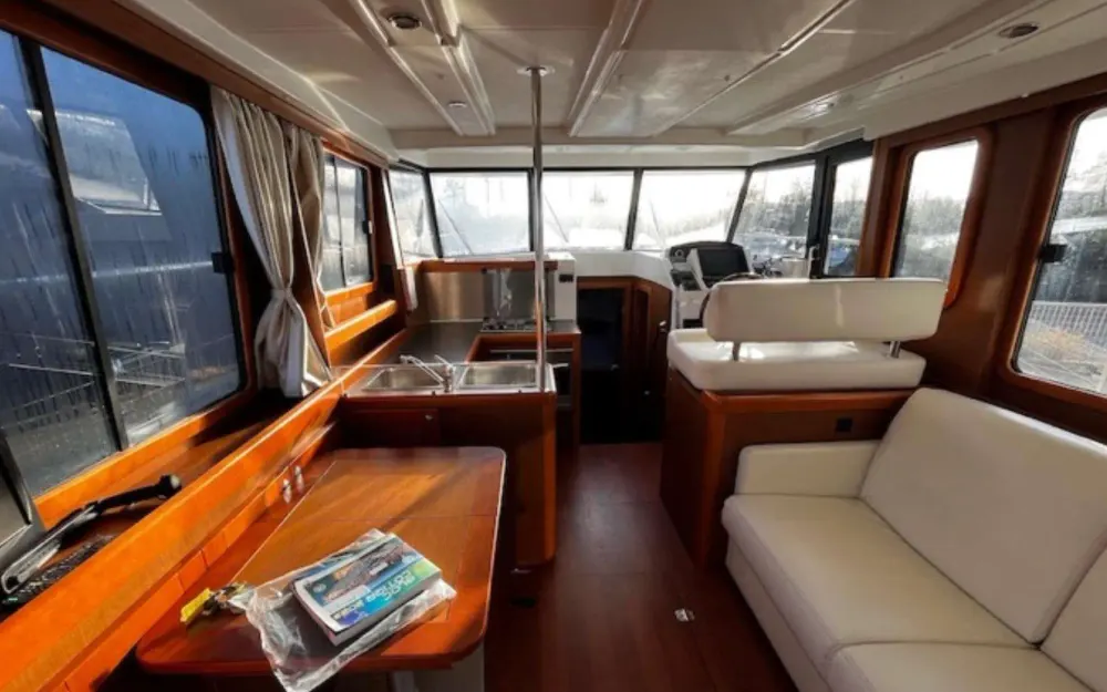 slider 2 Beneteau Swift Trawler 34