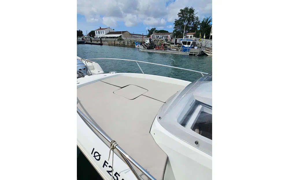 slider 9 Jeanneau Cap Camarat 7.5 WA