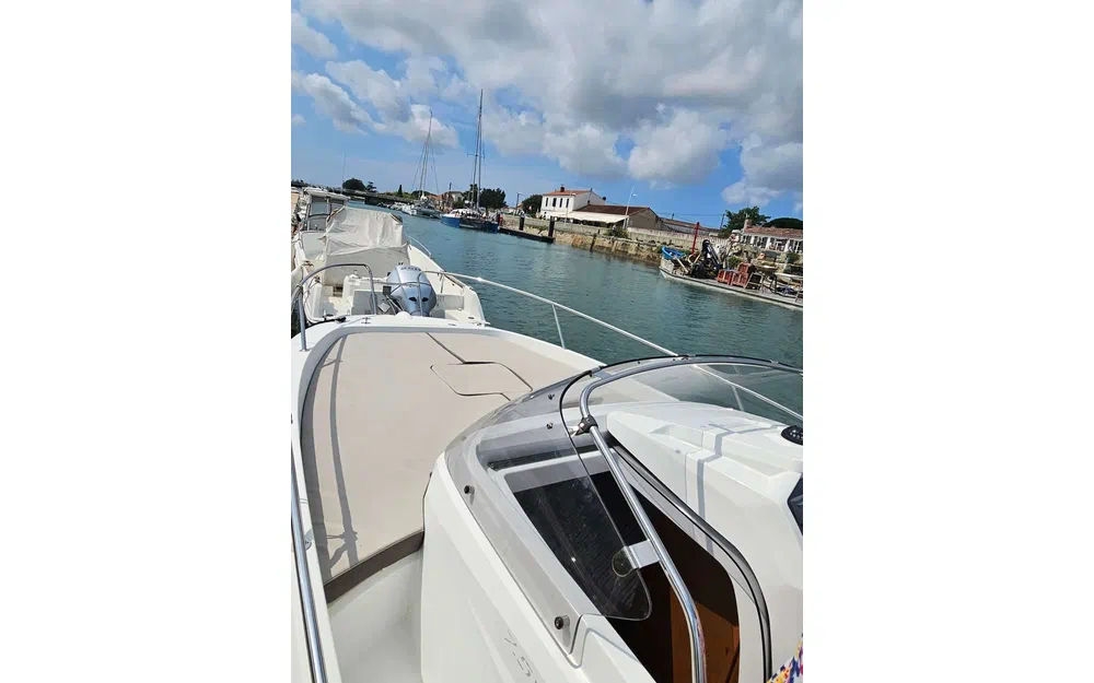 slider 11 Jeanneau Cap Camarat 7.5 WA