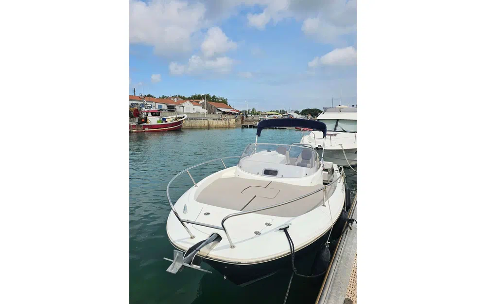 slider 1 Jeanneau Cap Camarat 7.5 WA