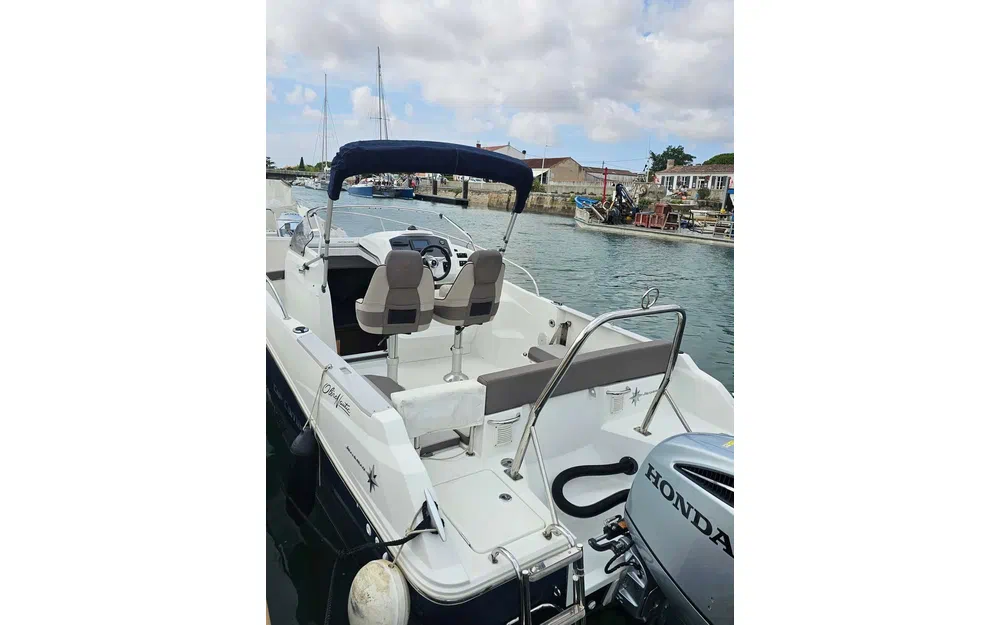 slider 3 Jeanneau Cap Camarat 7.5 WA